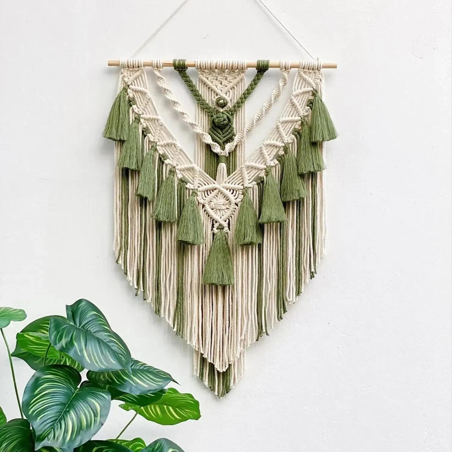 Handmade Macrame Wall Hanging, Boho Woven Tassel Wall Art, Bohemian Cotton Rope Tapestry for Bedroom Living Room Dorm Home Decor